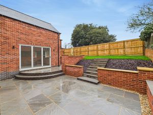 Garden and Patio- click for photo gallery